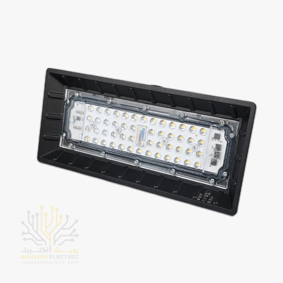 پروژکتور 50 وات SMD برند پارس شعاع والانور مدل آرتمیس بدنه مشکی